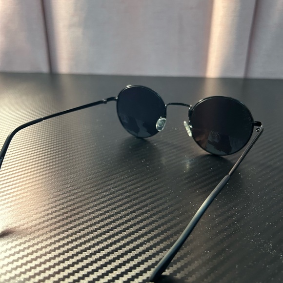 Black Sunglasses - Picture 4 of 6